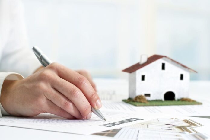 Làm sao để hạn chế rủi ro khi mua nhà bằng giấy viết tay