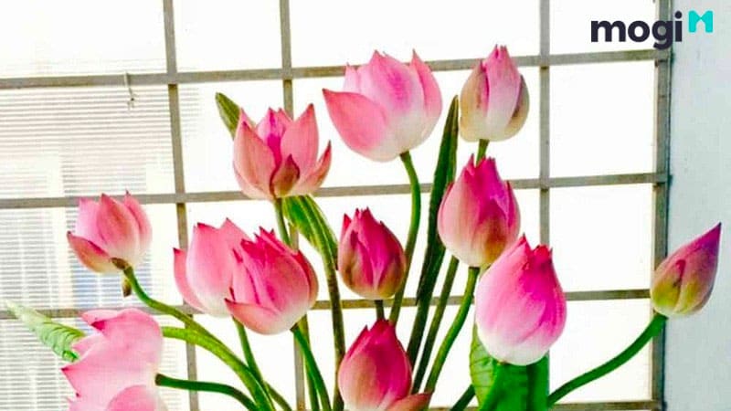 Mẫu Cắm Hoa Bàn Thờ Đẹp Và Hướng Dẫn Cách Cắm Hoa Đơn Giản Nhất | Mogi